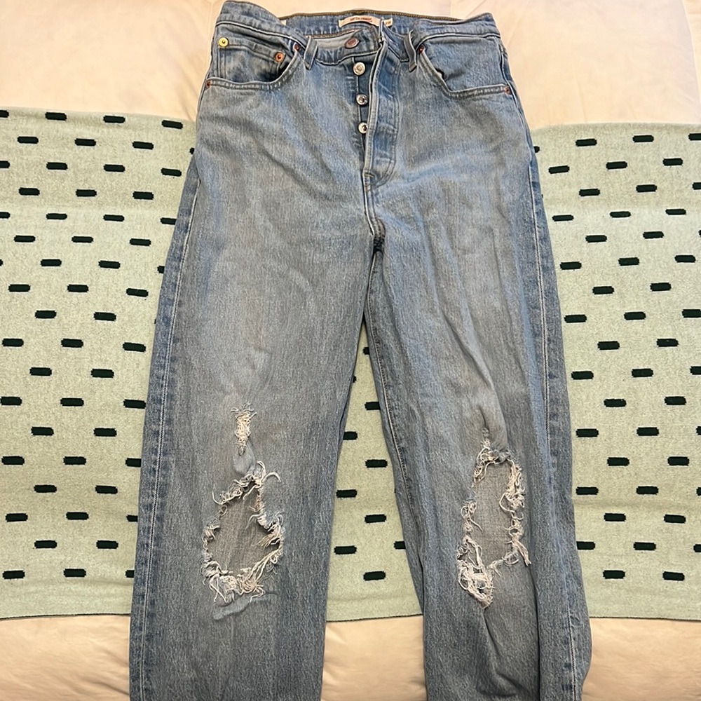 Levi’s Ribcage Straight Ripped Jeans